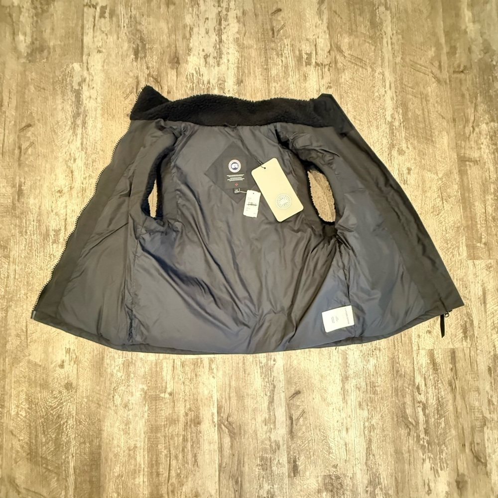 Canada Goose Elora 650 Fill Power Down Vest, NWT - Picture 7 of 13